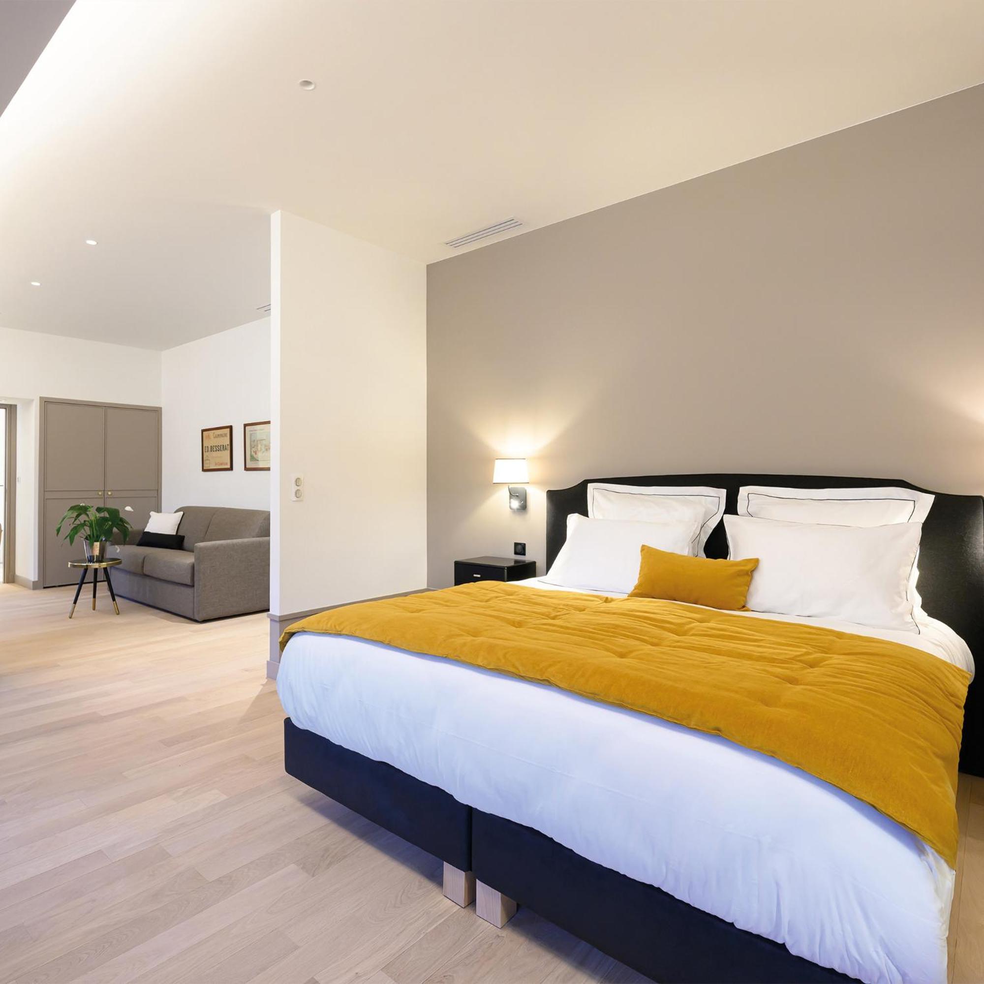 Les Suites Bb, Champagne Besserat De Bellefon เอแปร์เน ภายนอก รูปภาพ